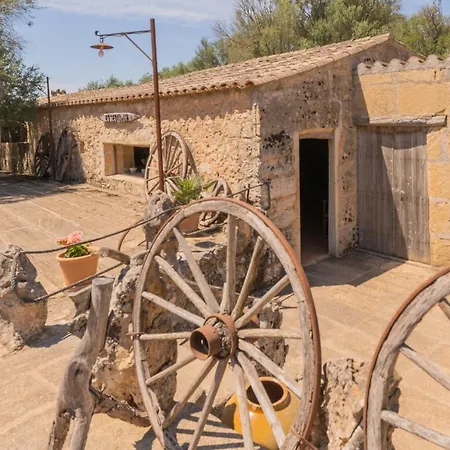 Murtera- Traditional Country Manor House For 9 People 5 Bedrooms And 4 Bathrooms Near Sant Llorenc