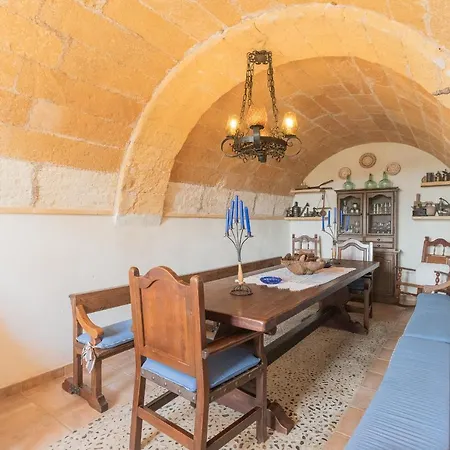 Murtera- Traditional Country Manor House For 9 People 5 Bedrooms And 4 Bathrooms Near Sant Llorenc