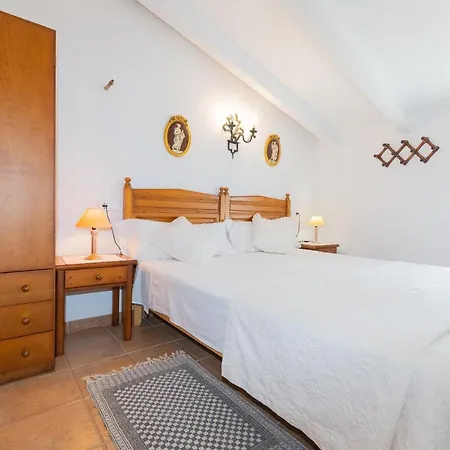 Murtera- Traditional Country Manor House For 9 People 5 Bedrooms And 4 Bathrooms Near Sant Llorenc מנקור