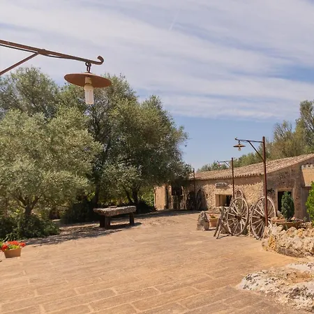 Murtera- Traditional Country Manor House For 9 People 5 Bedrooms And 4 Bathrooms Near Sant Llorenc